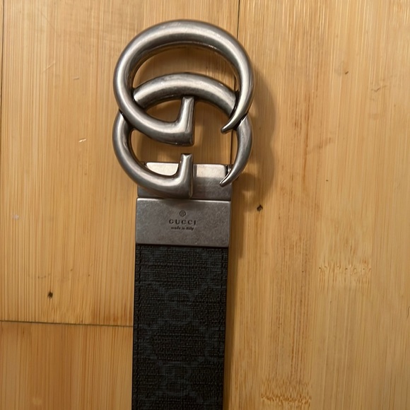 Reversible Gucci belt: Black & patterned. Size 32-36". Effortlessly switch style - Picture 3 of 5